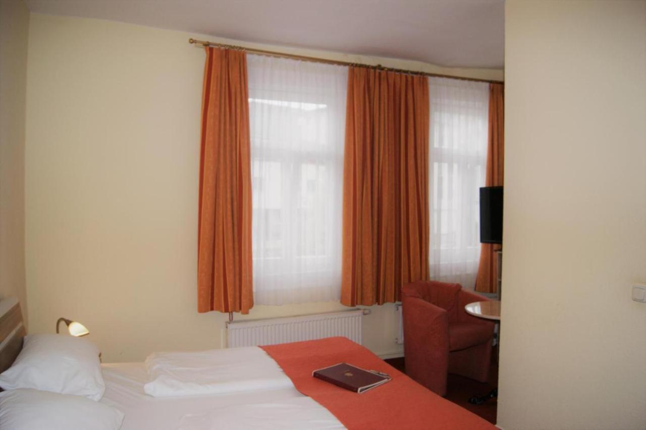 Hotelpension Am Dom Erfurt Exteriör bild